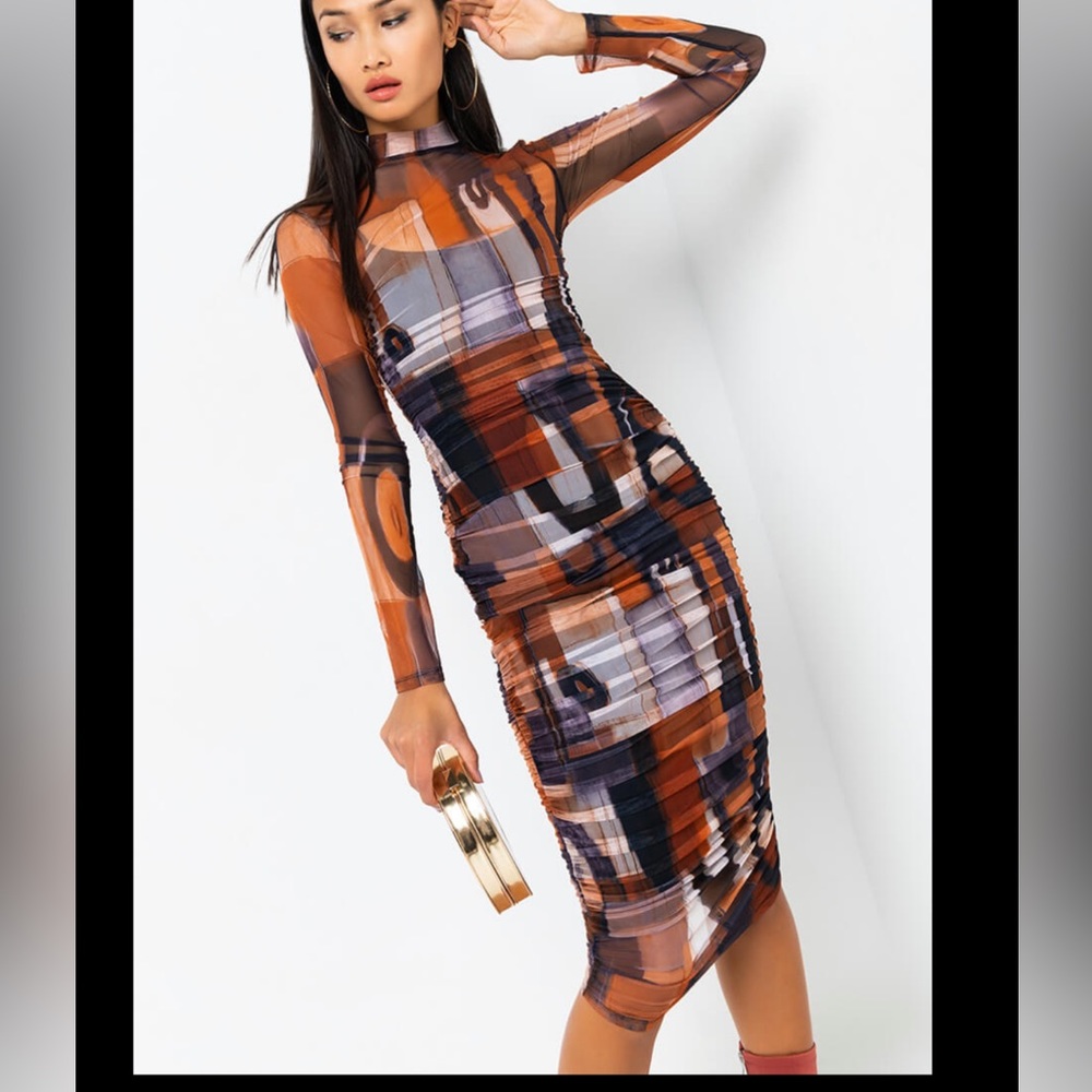 Scrunched midi dress/mesh in rust from Akira.